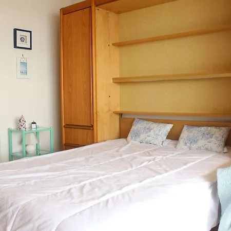 Agreable 4 Pers. Avec Terrasse Et Parking, - Fr-1-245-133