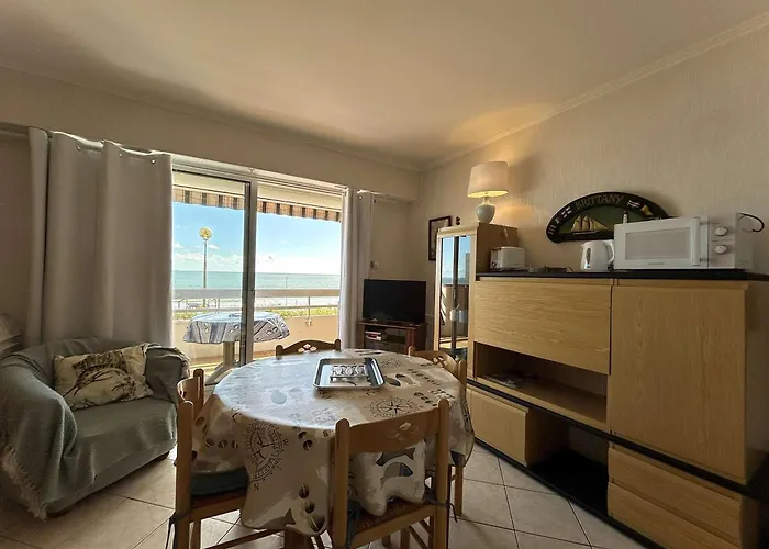 Agreable 4 Pers. Avec Terrasse Et Parking, - Fr-1-245-133 *